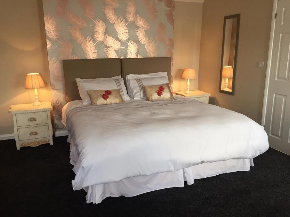 Booking at Deluxe Apartment for 2 guests for 3 nights from 09/05/2022