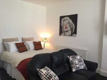 Booking at Standard Apartment for 2 guests for 2 nights from 05/08/2022-07/08/2022